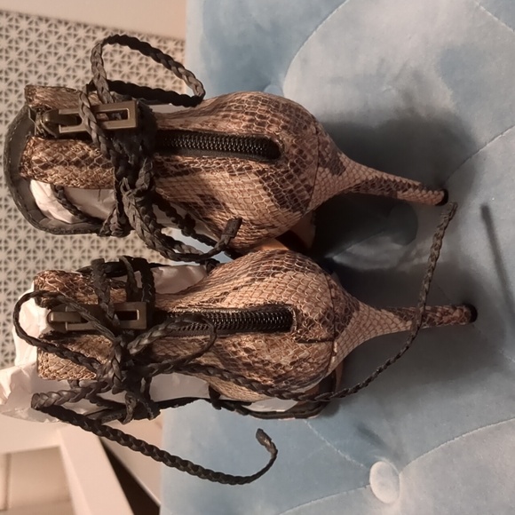 BRAND NEW SCHUTZ PYTHON SANDALS. Lace Up Gladiator Style - Picture 3 of 4